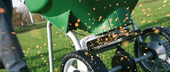 ICL’s recommended walking patterns when using a pedestrian spreader